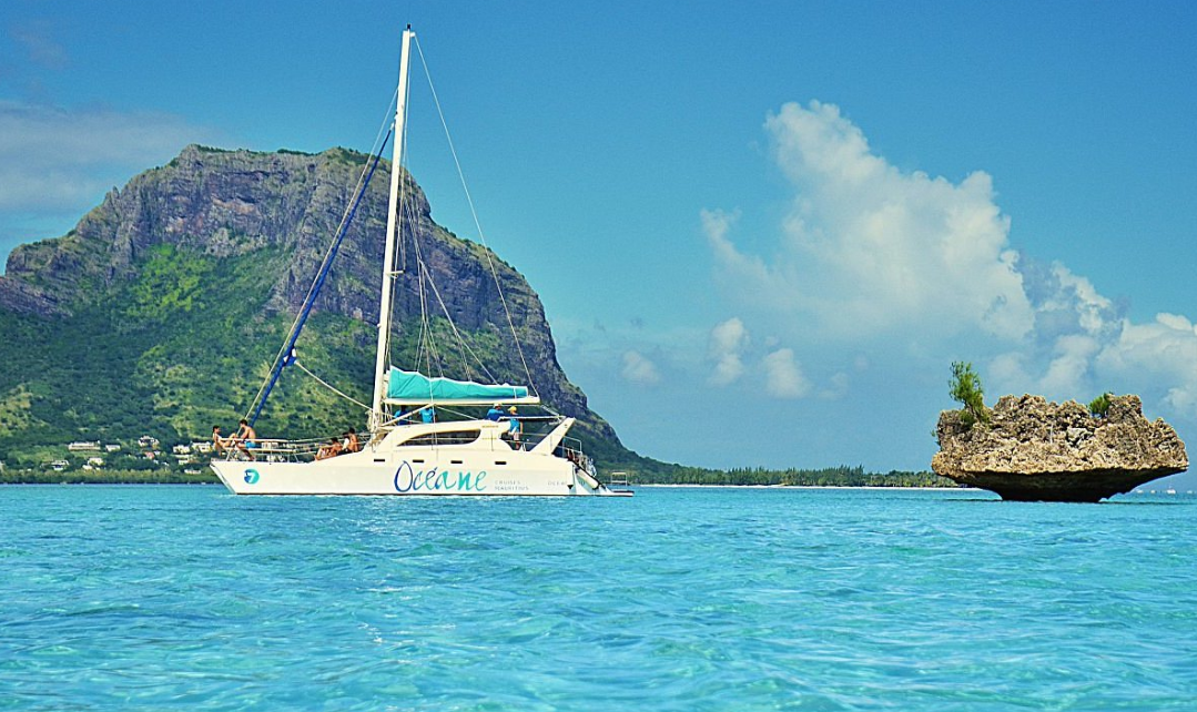 catamaran tour to Mauritius